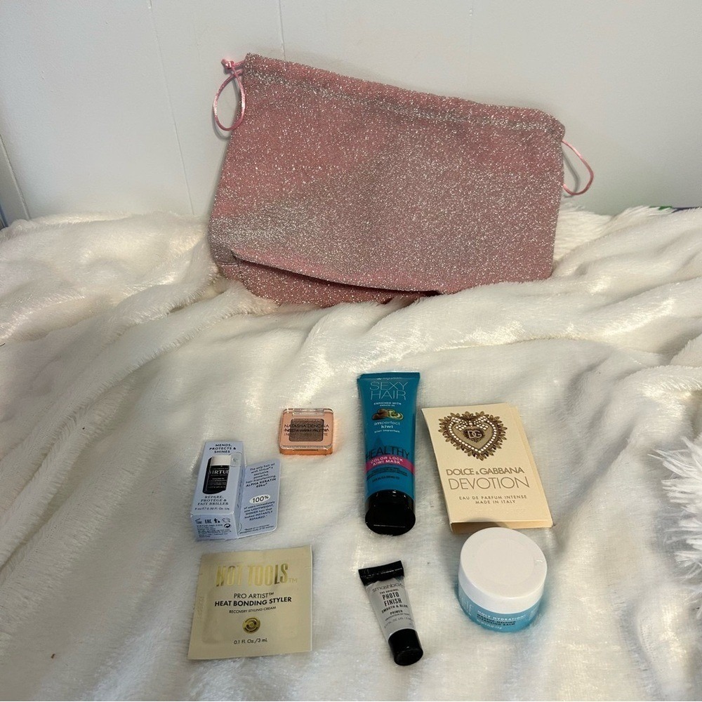 Travel size random toiletries. New in bag.‎